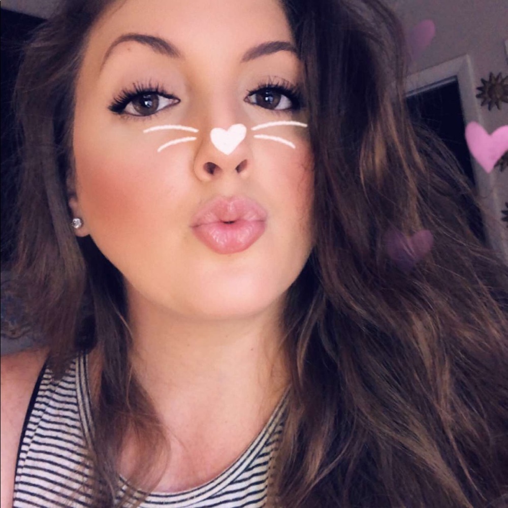 Meet your Posher, Mercedes